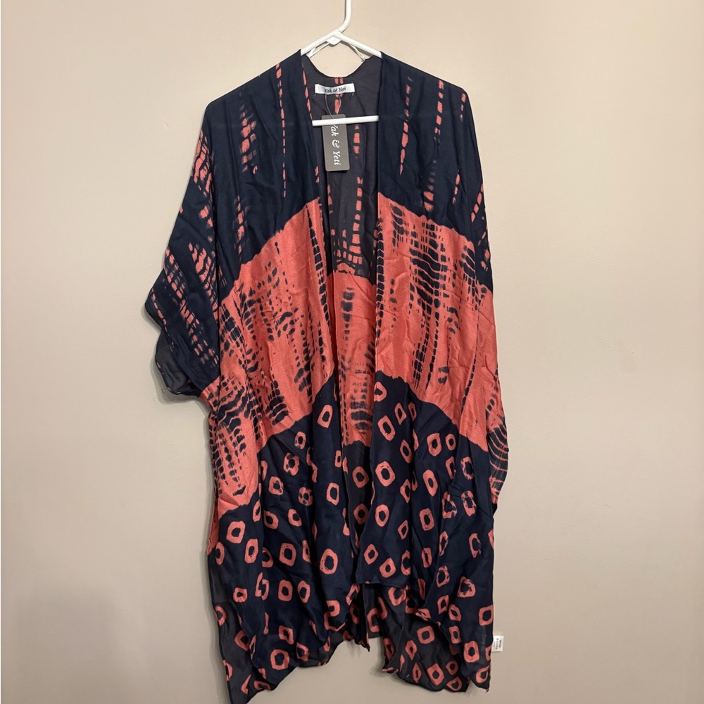 Navy and Coral Patterned Lightweight Kimono